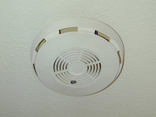 Smoke detector (10,486 Bytes)